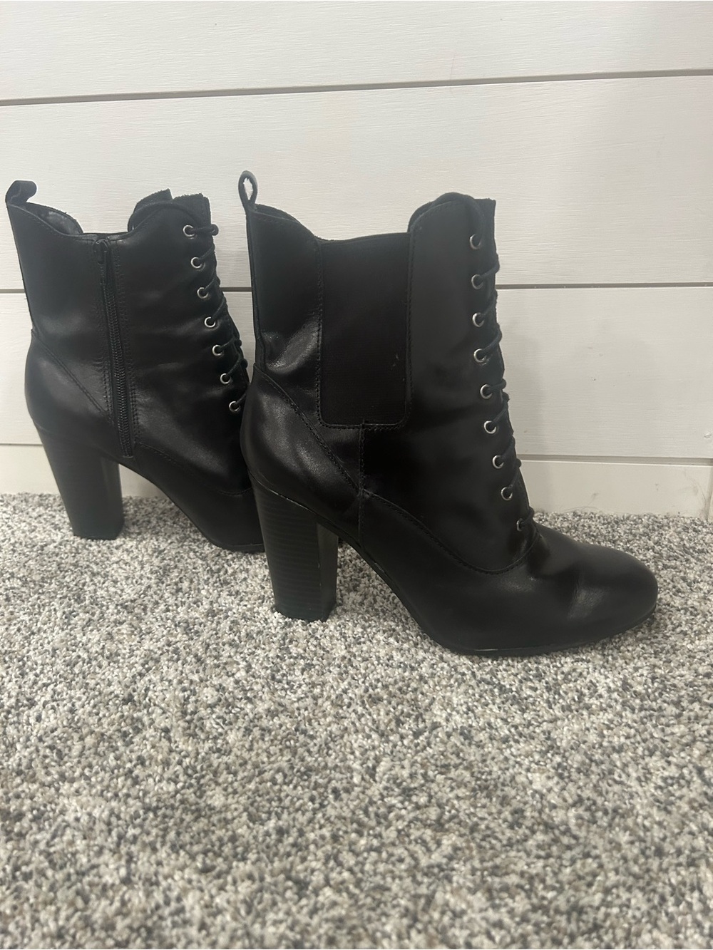 Women's Black Lace-Up Block Heel Ankle Boots Liz Claiborne size 8